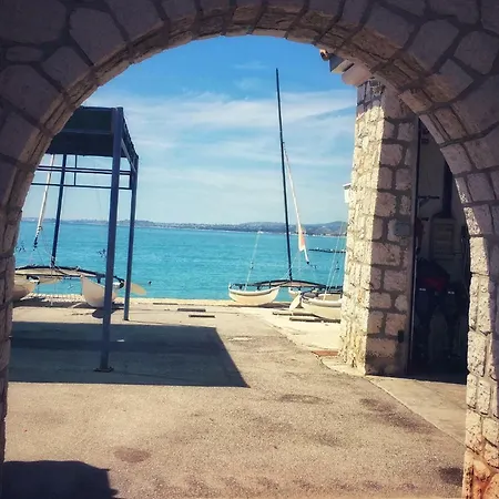 Дом отдыха Du Cros Кань-сюр-Мер